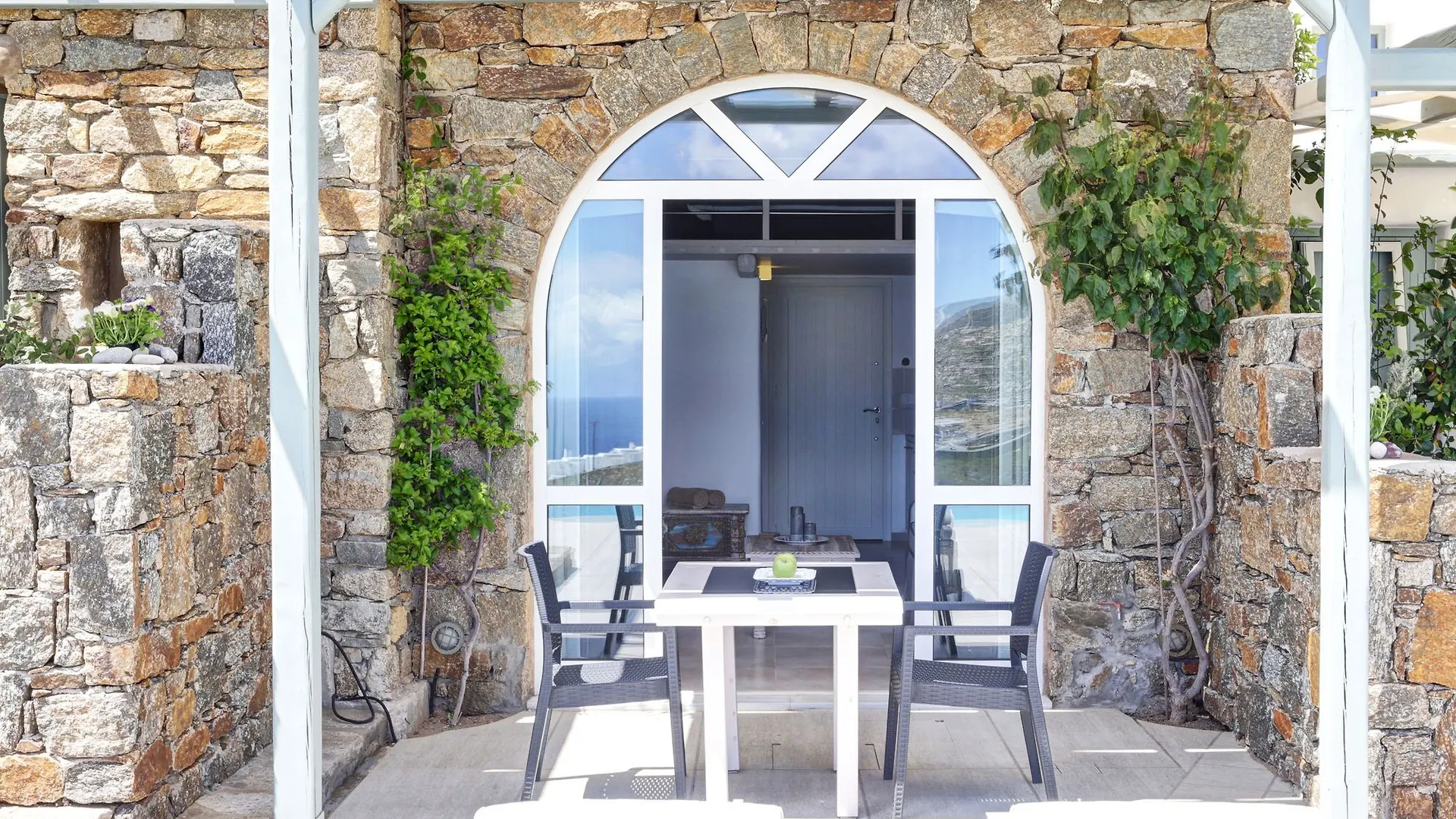 Hotel apartamentowy Niriides Homes & Villas Elia
